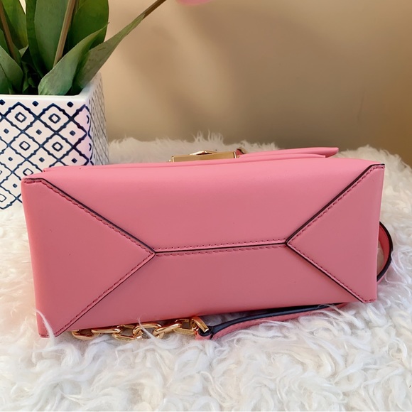 Michael Kors Cece Medium Shoulder Bag in tea rose - Picture 9 of 9